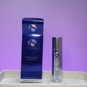 iS Clinical Moisturizing Complex